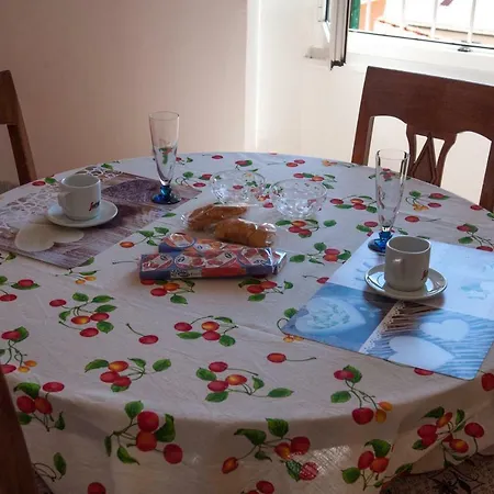 Apartment Honeymoon